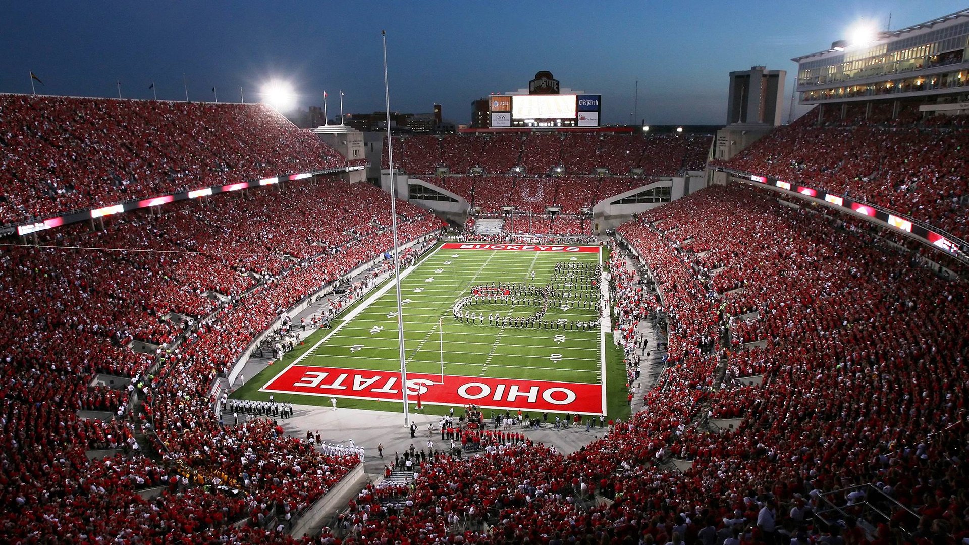 _城市天际线越野:穿越建筑群的极速挑战_,城市天际线穿过铁路